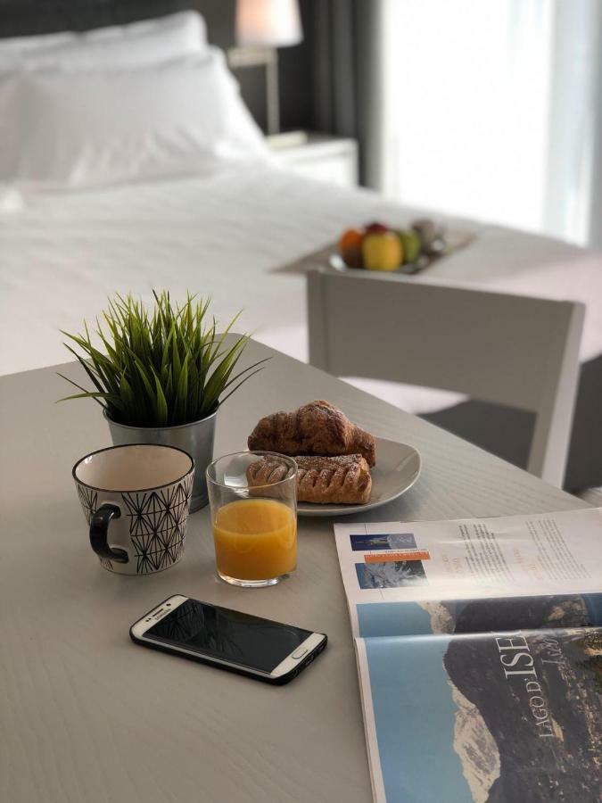La Quadra Suites - Central Apartments In Iseo With Daily Housekeeping Ngoại thất bức ảnh